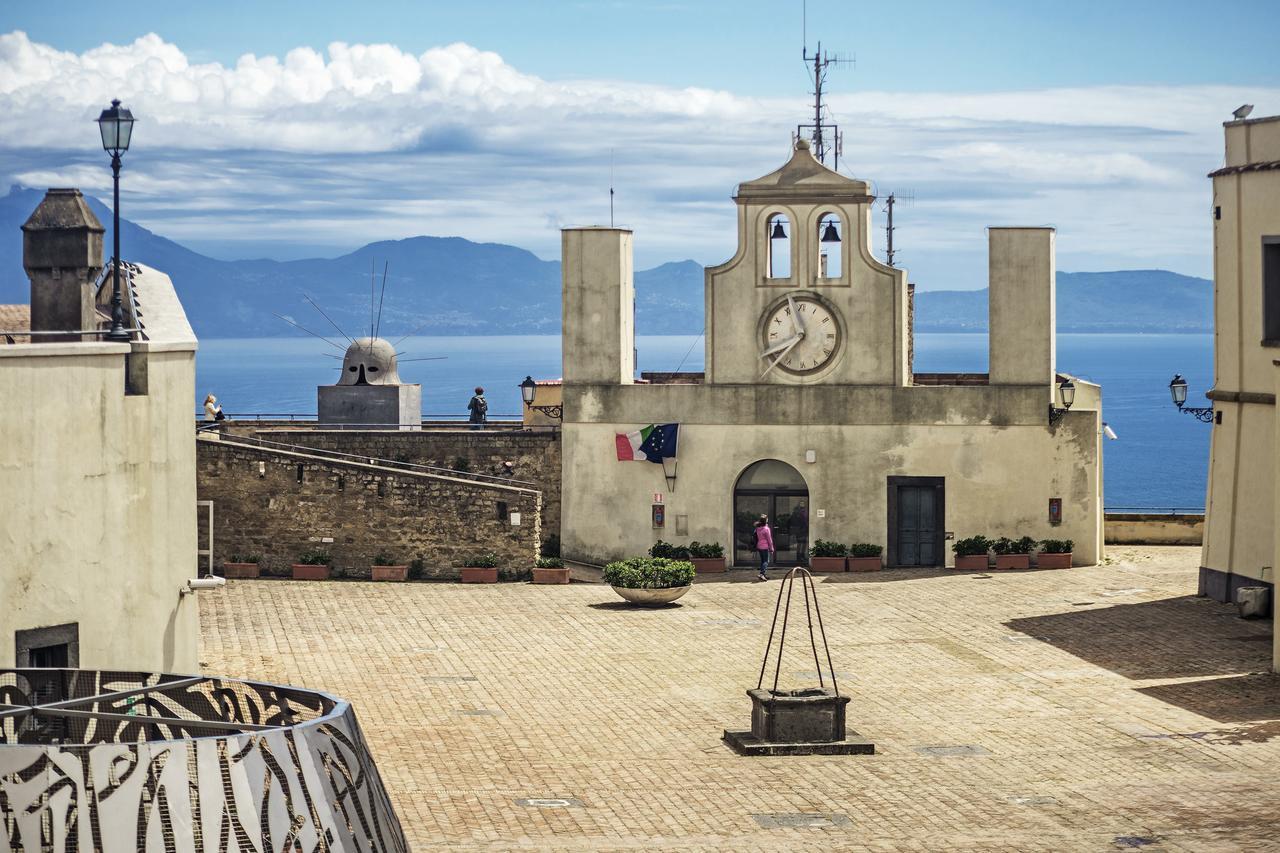 Chez Anna B&B - Adults Only Napoli Bagian luar foto