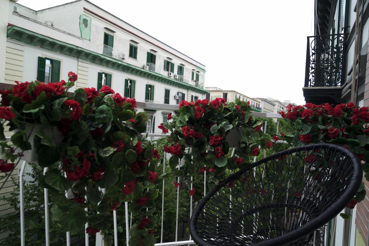 Chez Anna B&B - Adults Only Napoli Bagian luar foto