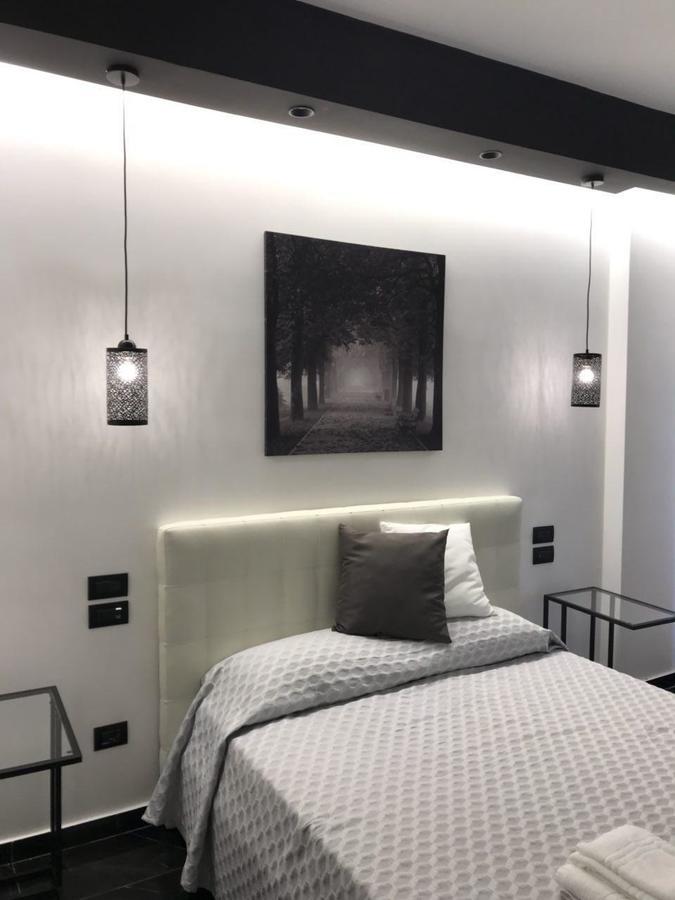 Chez Anna B&B - Adults Only Napoli Bagian luar foto