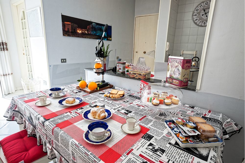 Chez Anna B&B - Adults Only Napoli Bagian luar foto
